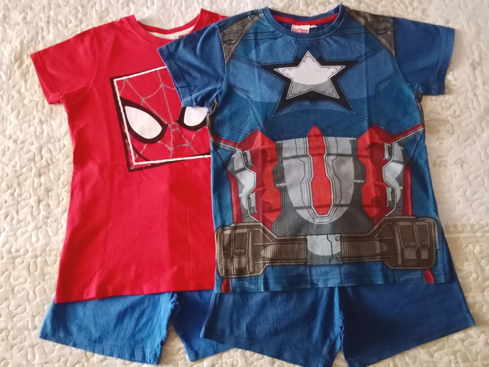 Lote 2 pijamas niño talla 10 años Marvel